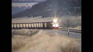 So much coal! Power hill climb! Wyoming, USA, Trainspotting with Homer's Awe De See 1999 Vol26 chap5