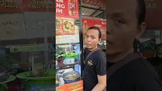 Пробуем Indomie Mi Goreng в Джакарте, Индонезия 🇮🇩 #streetfood #indonesia