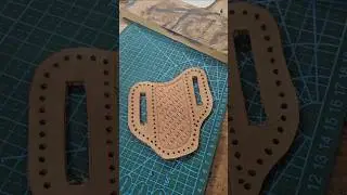 hand tooling a knife sheath | #leather #diy #amazing