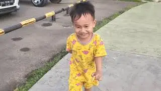 Faris Main Kejaran Dengan Papa Di Stadium GOR Sriwijaya Palembang