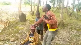 Pasiteri ari gushaka amaturo y