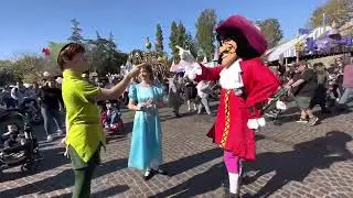 Rock Paper Scissors with a HOOK! // Disneyland