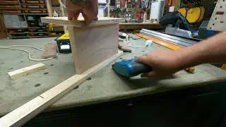 Makita DST221Z 18 V Li-ion LXT Stapler clearance for carpet on the stairs