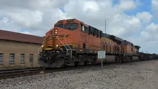 BNSF H-TULTEA Shoots through Celina, Texas