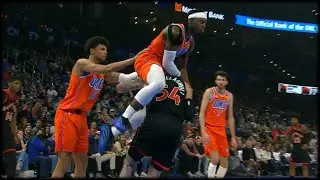 Mamu Mamukelashvili piggy backs Lu Dort 🤣🤣