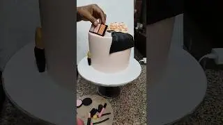 makeup kit cake 🎂 amazing design 😋#shorts #video #viral #shortsfeed #trendingshorts #cake
