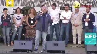 J.ASSANGE A ITALIA 5 STELLE