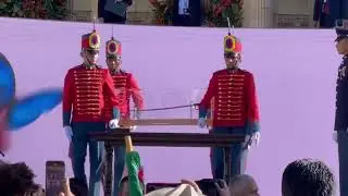 Colombia: King of Spain sits through Bol&iacute;var's sword entry