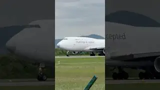 Challenge Airlines B747-400 slams down on the runway in Zurich with a heavy landing✈️💥 #b747