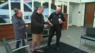 South Bend police officer praised after saving skunk