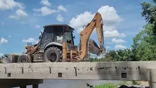 Walk across Macal River #work #river #cayo#viral #travel #viralvideo #history #belizetravel #tools