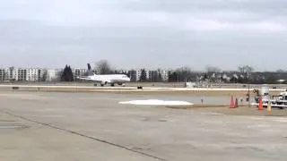 EMB175 Departing From PWK