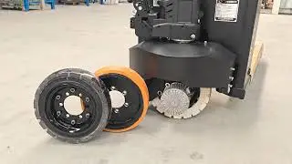 Off-road driving wheel display