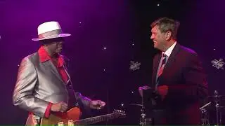 Live performance from Fernando Jones