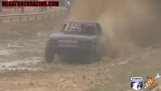 WORLD RECORD MUD RACING RUN - JUNK YARD DOG