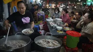 Hiếm thấy ở Sài Gòn có ai bán cháo sườn giò heo khách ngồi ăn rất đông