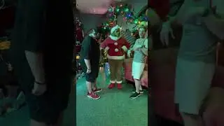 The Grinch is everything - meeting the Grinch at Universal IOA
