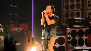 PEARL JAM - DO THE EVOLUTION - Montreal's Bell Center September 7, 2011