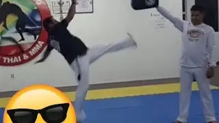 Capoeira - Golpe parafuso
