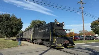 PRR 9206 SW1 leads the BRW pumpkin patch train past Johanna Farms road Flemington NJ 10/18/2025