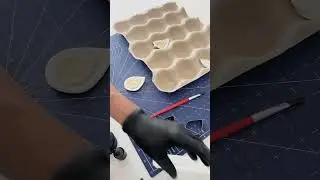 Unicorn ears in the making #cakedecoratingtechniques #unicorncake #fondanttutorial