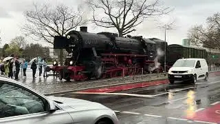 Hafenbahn Frankfurt am 24.03.2024 Teddyb&auml;renfahrt mit Dampflok BR 52 4867 und Diesel Kleinlok K&ouml;f