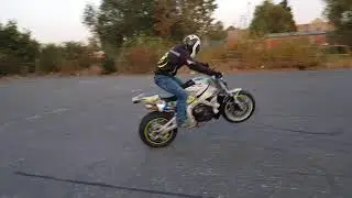 Kangaroo Stoppie 360