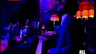 Amy Winehouse - He Can Only Hold Her { Live @ Alcatraz Milano (26.10.2007)}