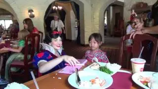 Walt Disney World Epcot Akershus Meet Snow White アケシュースで白雪姫と会う