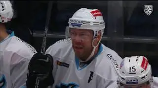 Kostitsyn cruises to the slot for lovely goal