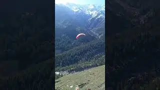 Very dangerous takeoff at Free Meadows 😯😅#paraglidingworld #freeflying #flyride #gofly #paragliding