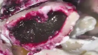 Pierogi z jagodami z marketu, farsz od środka