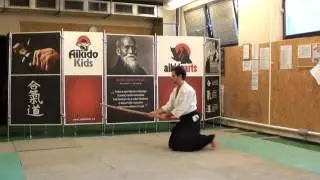 fumikomi tsuki hanmi suwatte [TUTORIAL] basic Aikido weapon technique