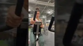 How to Use The Iso Lateral Row Machine #howto #gymtips #gymshorts