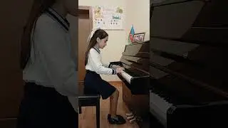Ağdaş şəhər Habil Əliyev adına 1 n&ouml;mrəli uşaq musiqi məktəbinin 4-c&uuml; sinif şagirdi İsgəndərli Nuray.