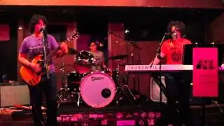 Ice Kittens - Giant Bumblebee (live @ The Pinch 10/5/14)