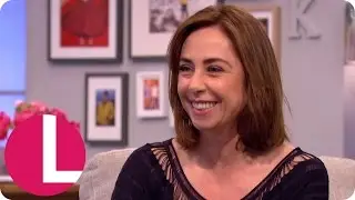 Sofie Gr&aring;b&oslash;l Was Serenaded by Dennis Quaid With a Ukulele | Lorraine
