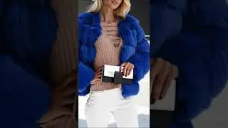 Essential stylish short coat for a striking look!