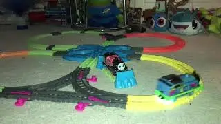 Thomas And Friends Hyper-glow Thomas And Glow in the Dark Track Bucket