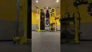 Super controlled pull ups #vlog #fitness #pullups #gym #workouts