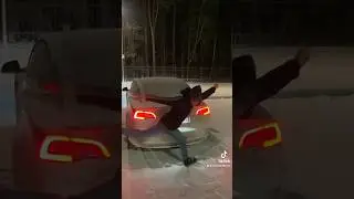 TESLA MODEL 3 WINTER IN SNOW PRCUSEM