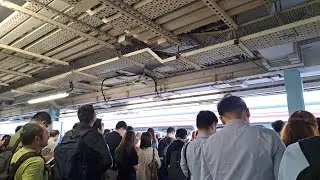 Ful penumpang #keretaapi #mtr #kcr #hongkong #traveling 
