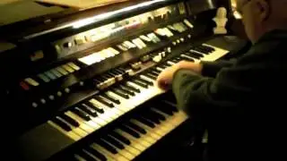 Mike Reed plays 