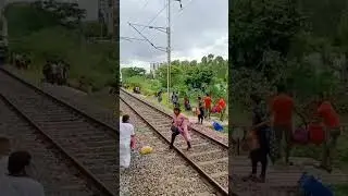 #shorts crazy people in railway track 🤣🤣😡🚂💨💨💥☠️