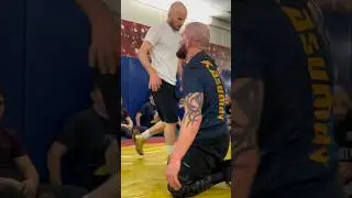 Проход в ноги с зацепом. Шамиль Османов #wrestling #shamilosmanov #wrestlingfan #wrestlers #спорт