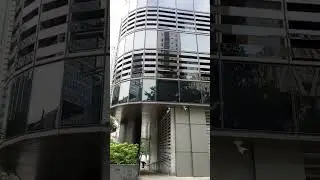 papasok Po. ng. mackenly.   maraming. building.    at. beautiful. plce