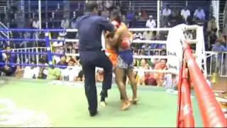 Tony from Canada wins his first Muay Thai fight: 19 November 2010