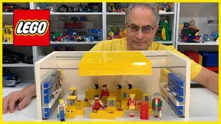 Магазинная витрина с ультраредкими лентами бренда LEGO