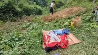 The life of a single mother, kicked out of the house by drunkenness