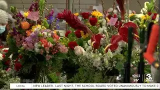 Roses & chocolates: Omaha flower and candy shops prepare for Valentine's day